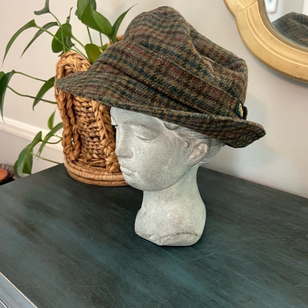 Oxford Blue Men’s Tweed Fedora made in England. 23.5”